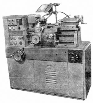 16Б05А Верстат токарно-гвинторізний